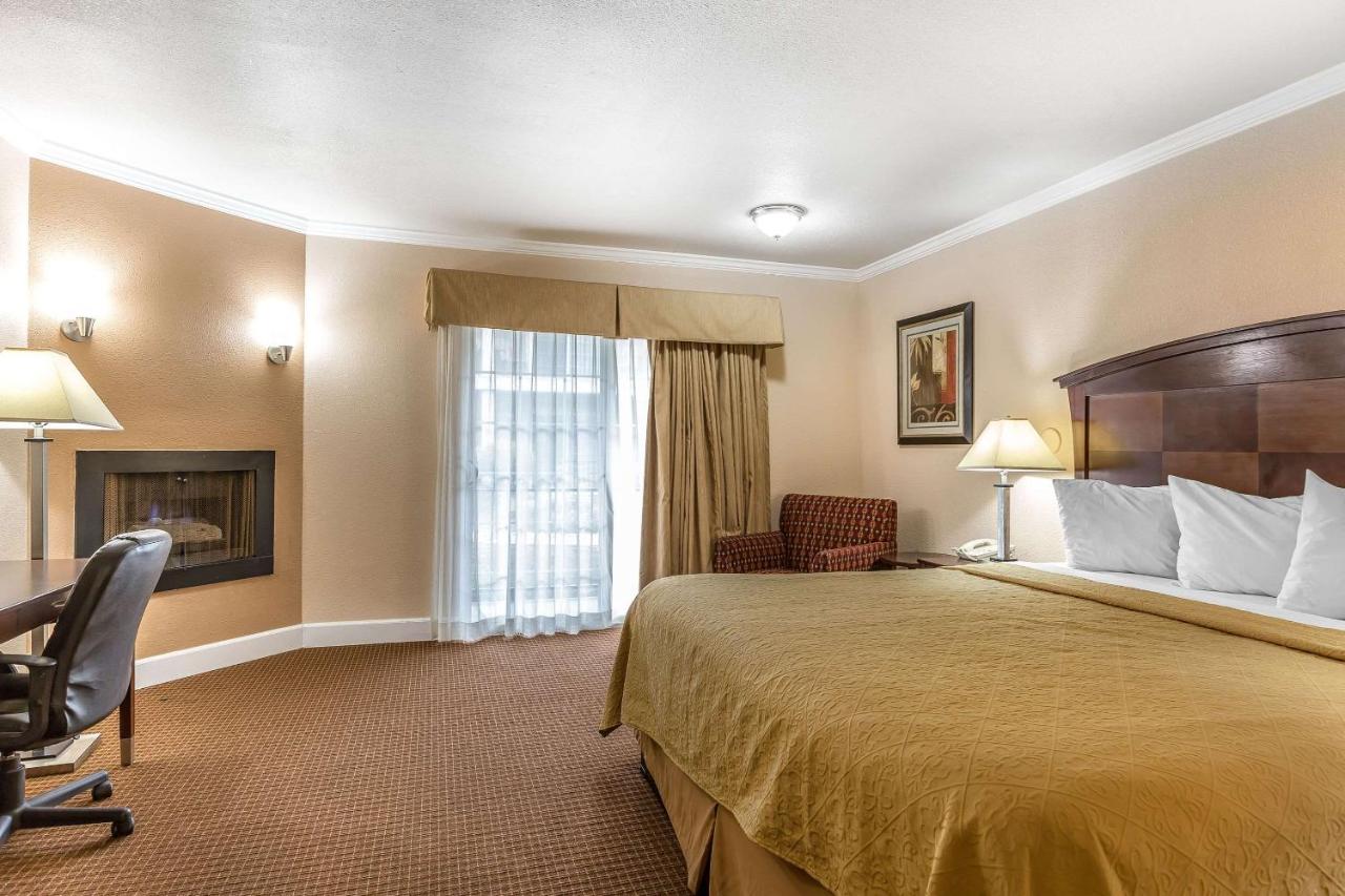 King Room - Accessible/Non-Smoking at Quality Inn near Hearst Castle