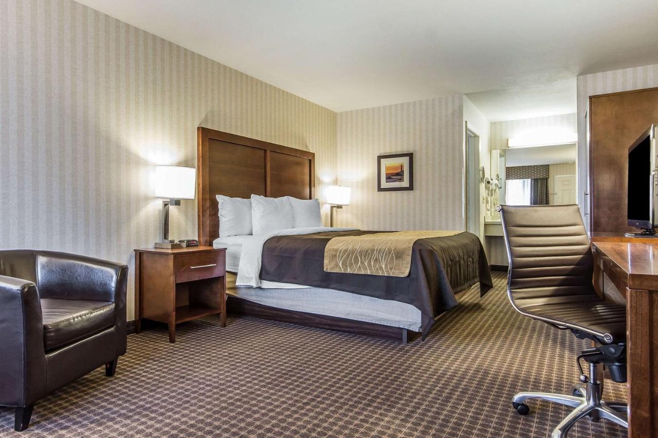 King Room - Accessible/Non-Smoking at Quality Inn Half Moon Bay/Miramar Beach