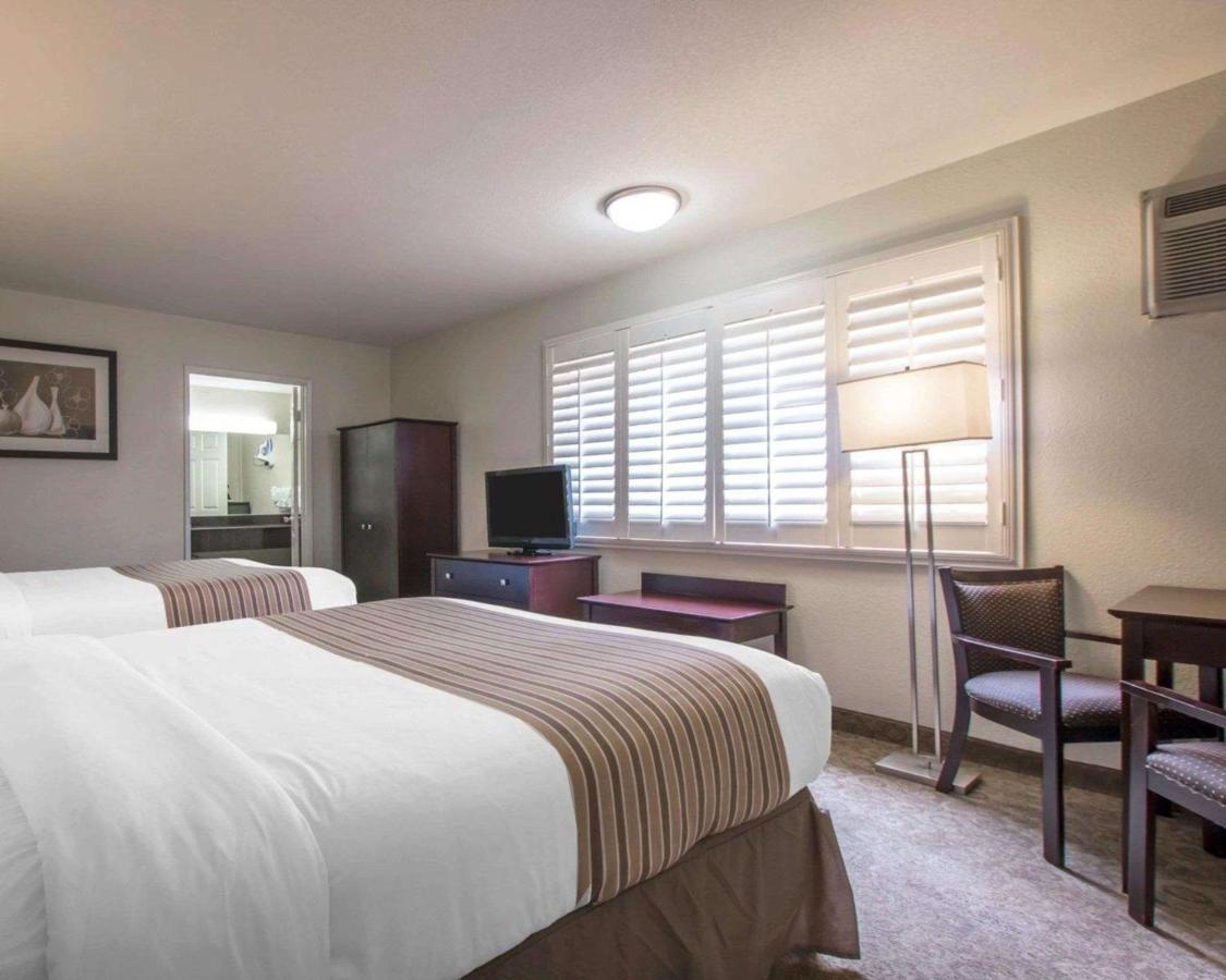 Queen Room with Two Queen Beds - Non-Smoking at Rodeway Inn Los Angeles Convention Center