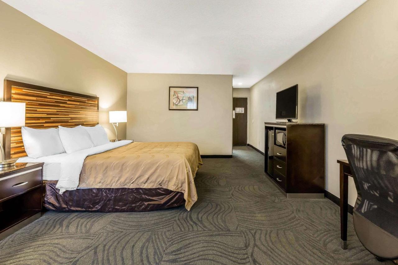  | Quality Inn Fallbrook