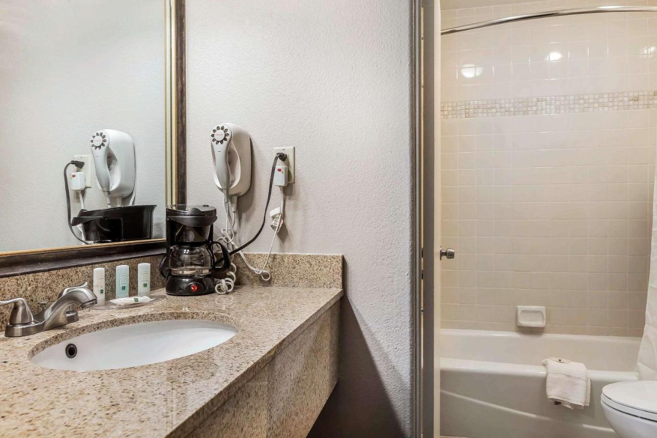 | Quality Inn Fallbrook