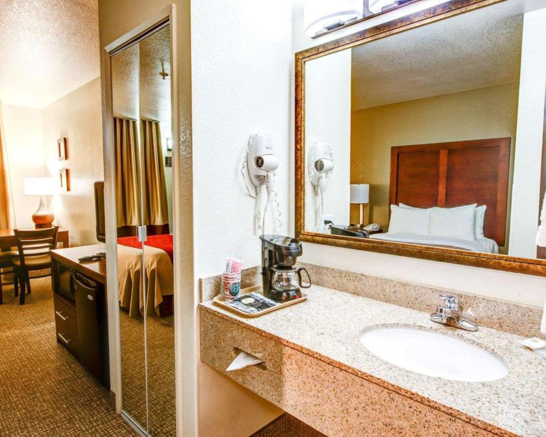 Double Room with Two Double Beds - Non-Smoking at Comfort Inn Fontana
