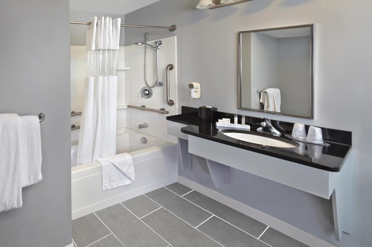 | New Haven Village Suites