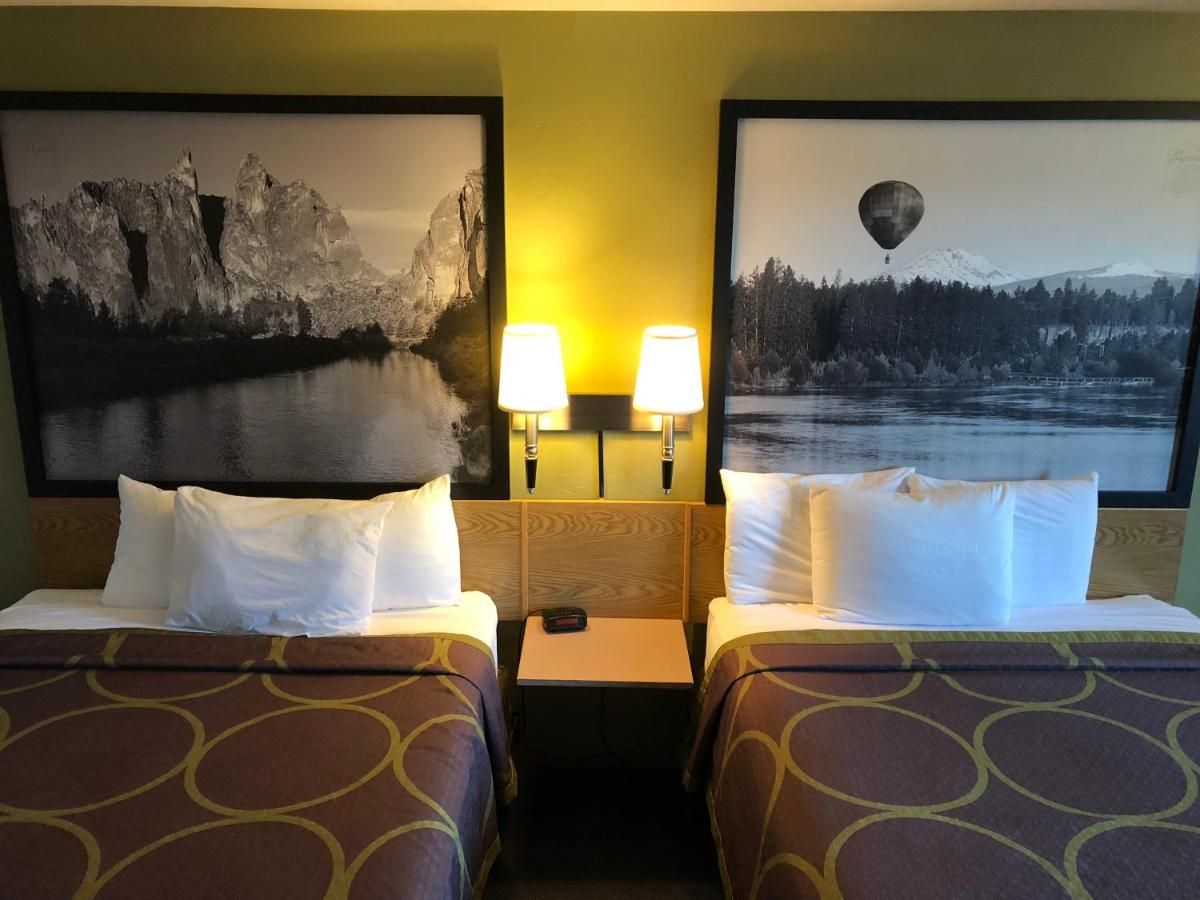 Deluxe Queen Room with Two Queen Beds -Disability Access - Non-Smoking at Super 8 by Wyndham Redmond