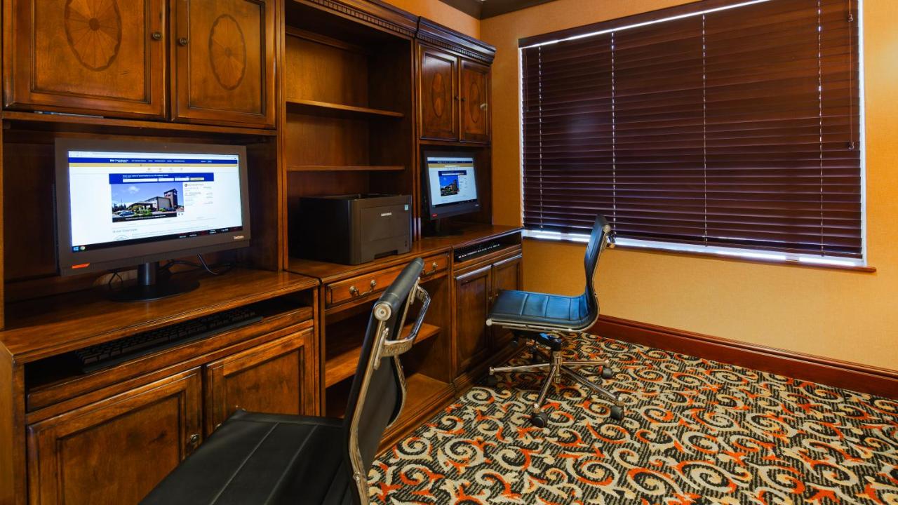  | Best Western PLUS Cascade Inn & Suites