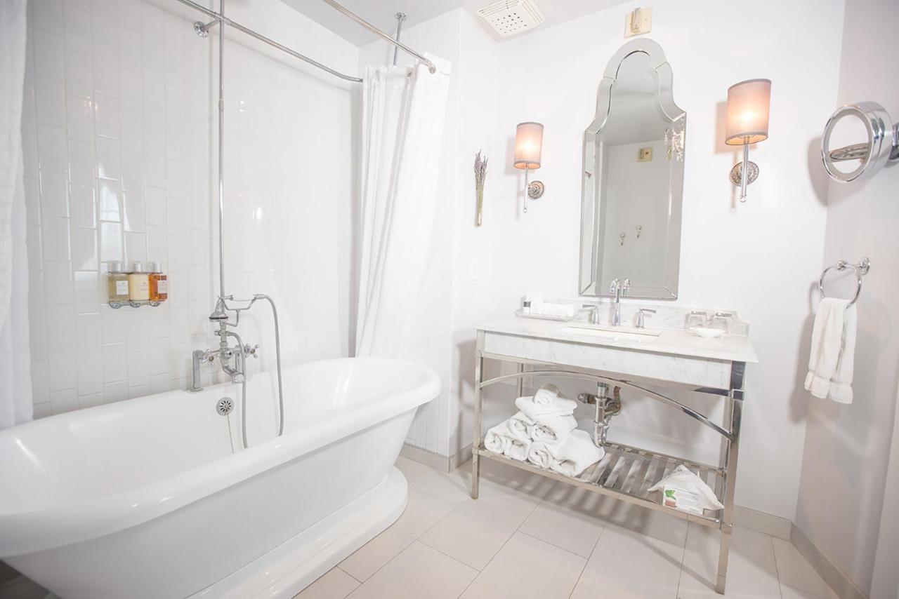 The Culver King Suite at The Culver Hotel