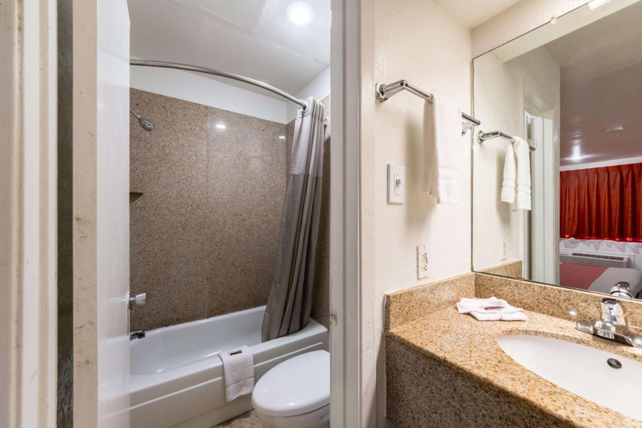 | Motel 6-San Antonio, TX - Splashtown