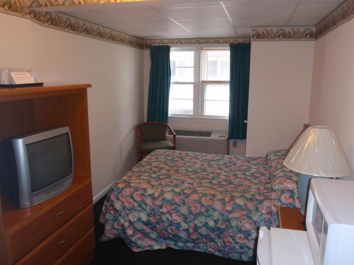 Standard Room with One Double Bed at Majestic Hotel & Apartments
