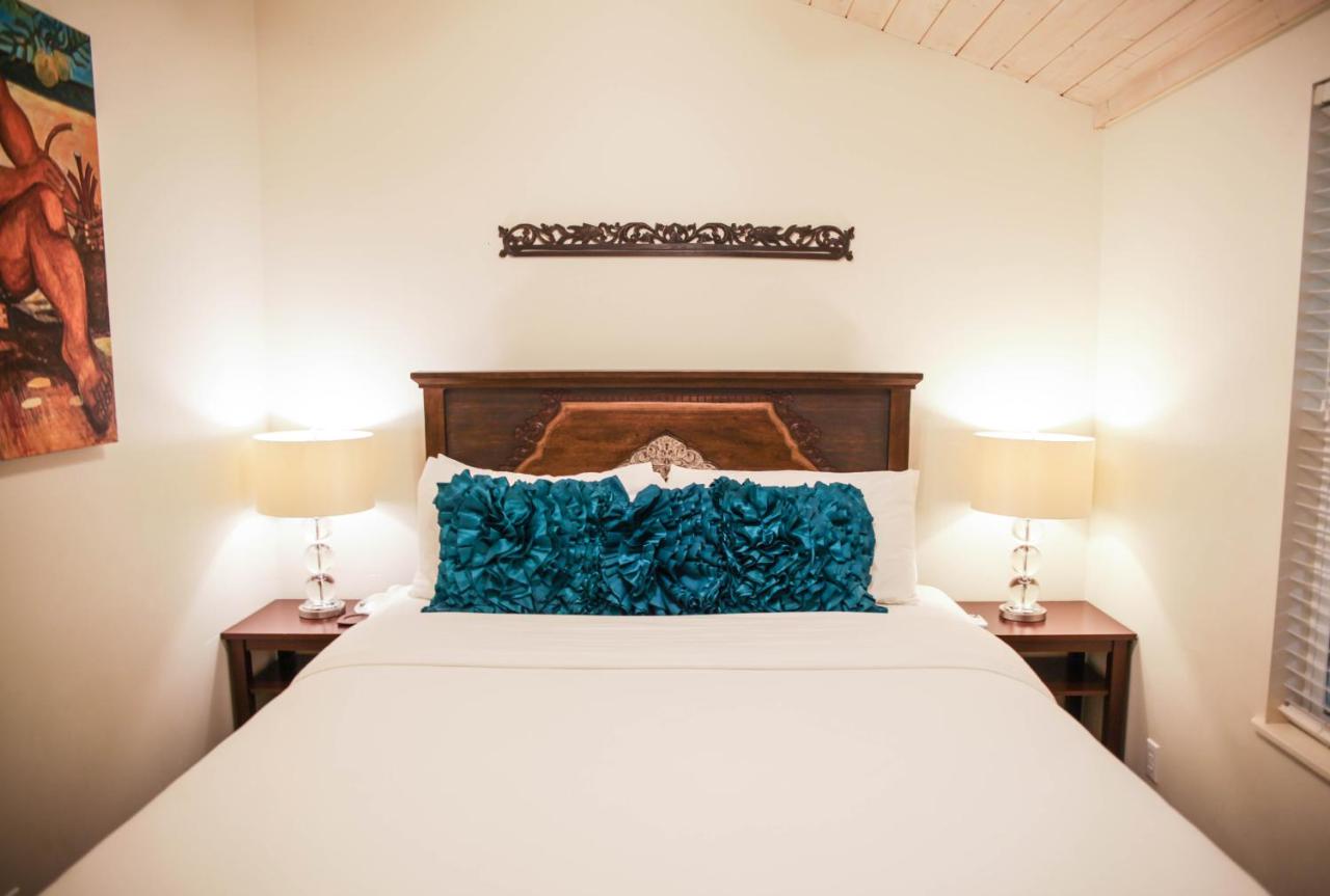 | Paia Inn