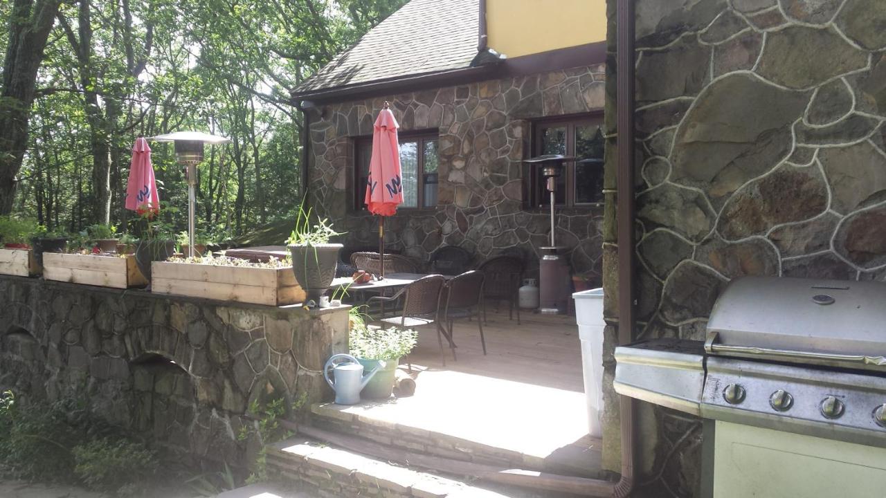 | Maurrocks - A Pocono Mountains B&B