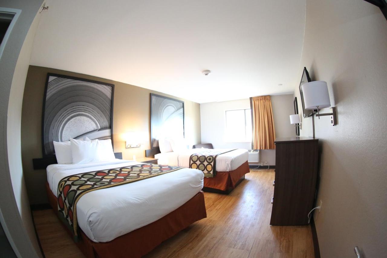 | Super 8 by Wyndham Portsmouth
