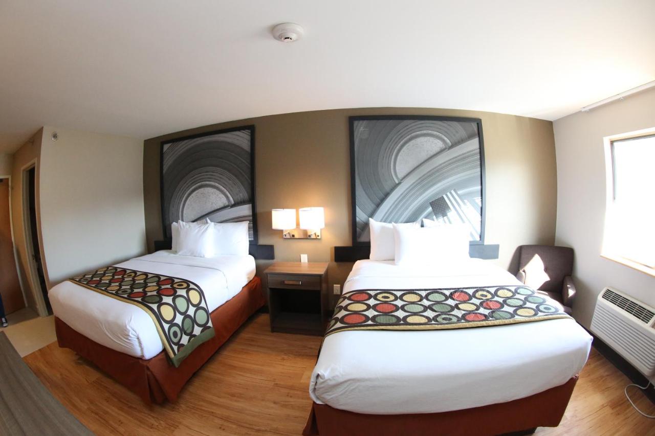 | Super 8 by Wyndham Portsmouth