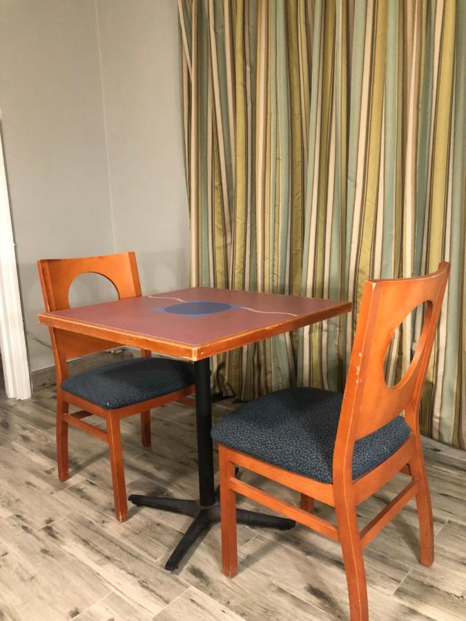King Suite Non-Smoking at Bay Breeze Inn Bradenton Downtown