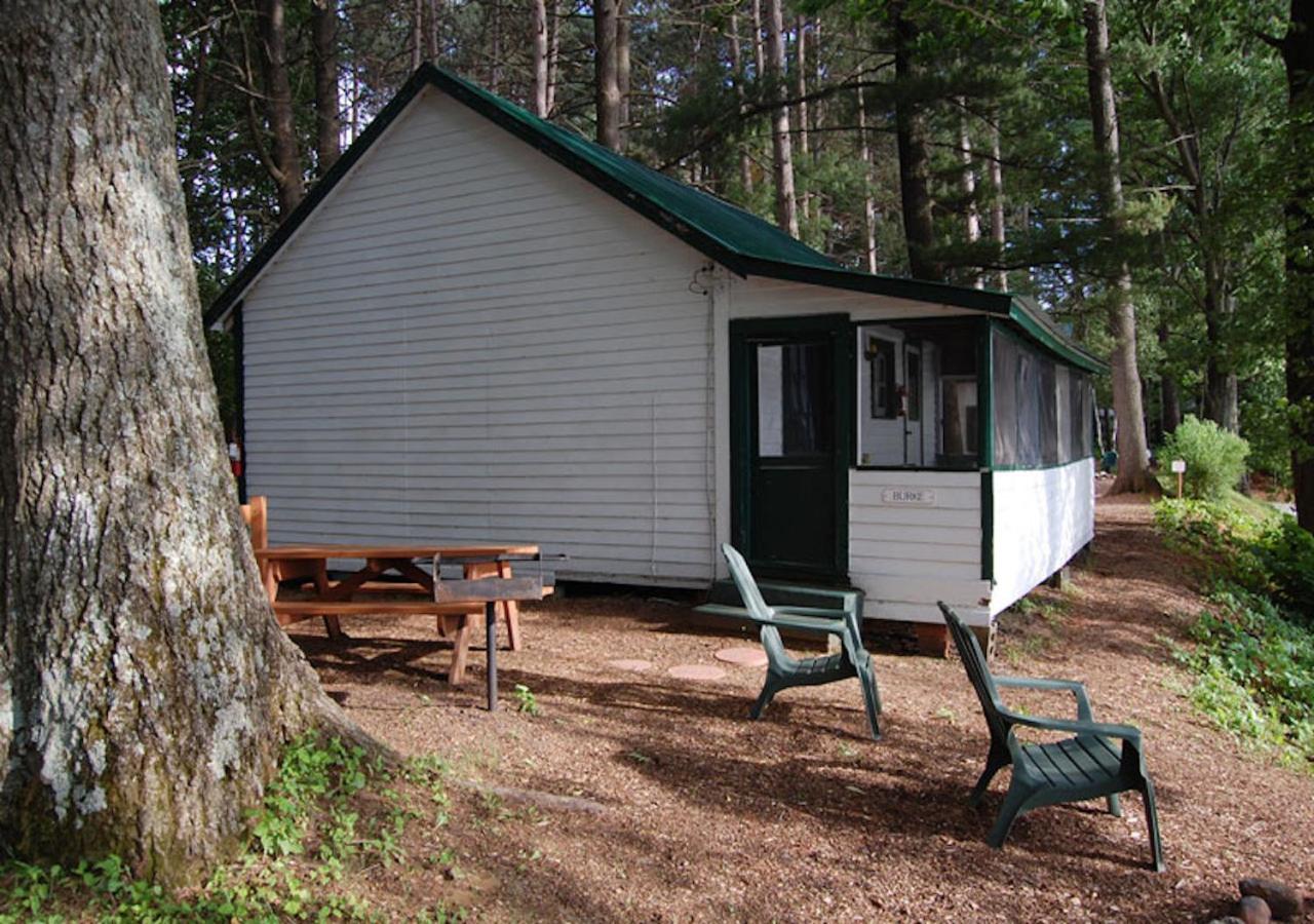 | The Elms Waterfront Cottages