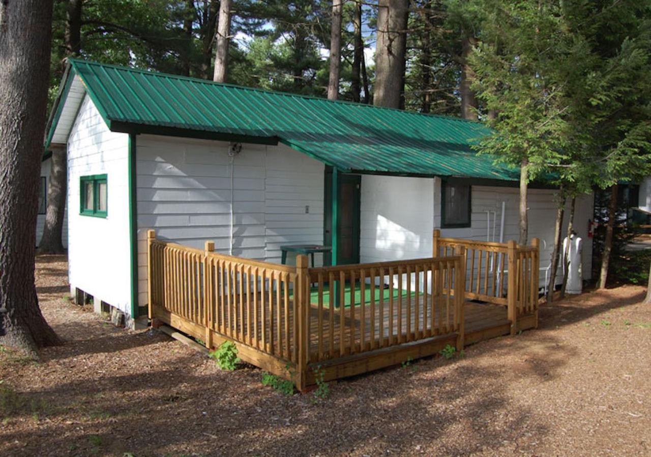 | The Elms Waterfront Cottages