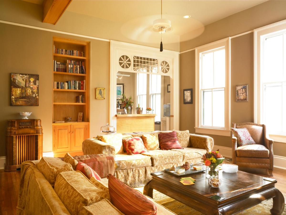 | Maison Perrier Bed & Breakfast