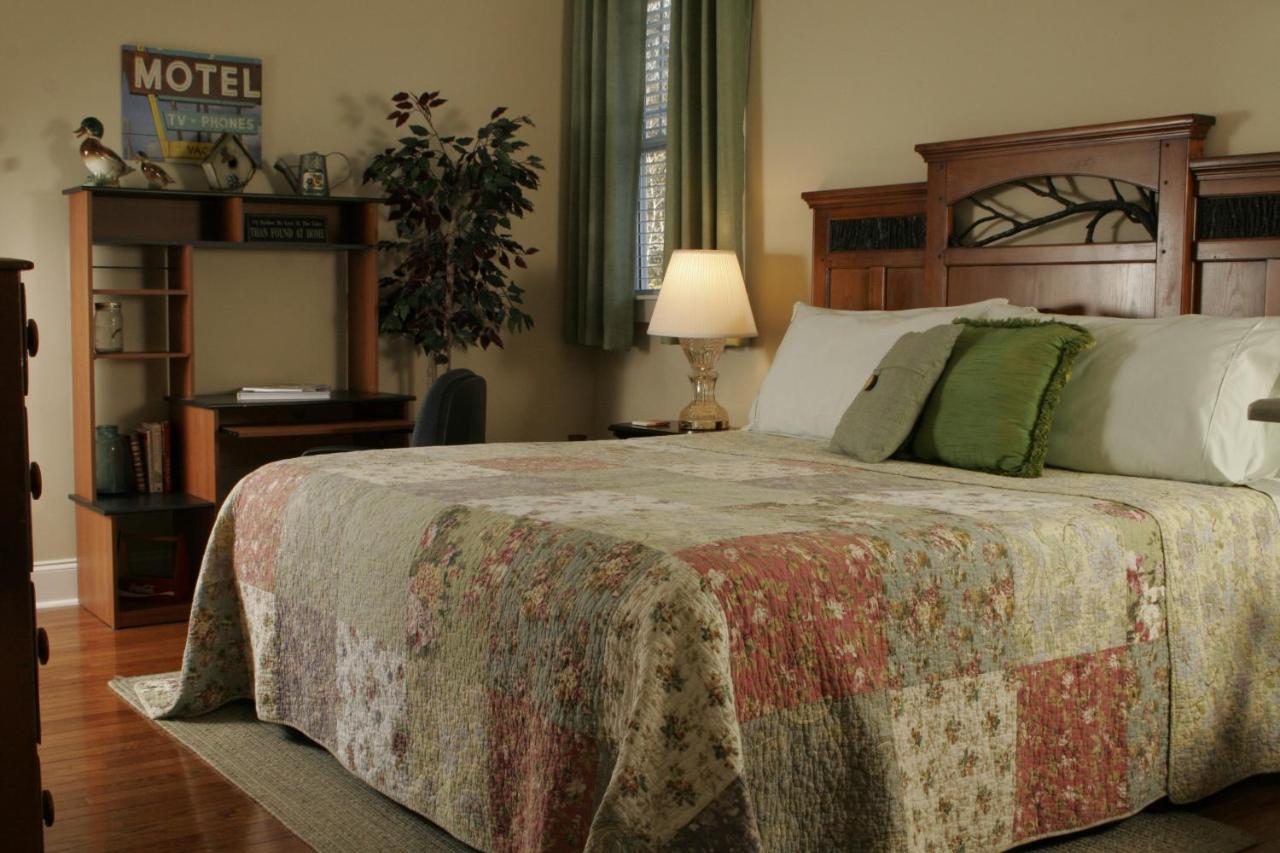  | Seven Oaks Inn Bed and Breakfast