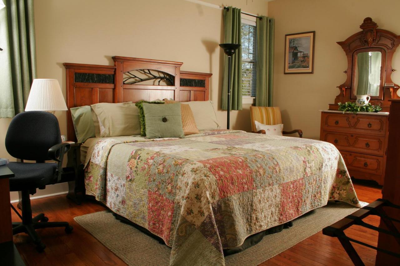  | Seven Oaks Inn Bed and Breakfast