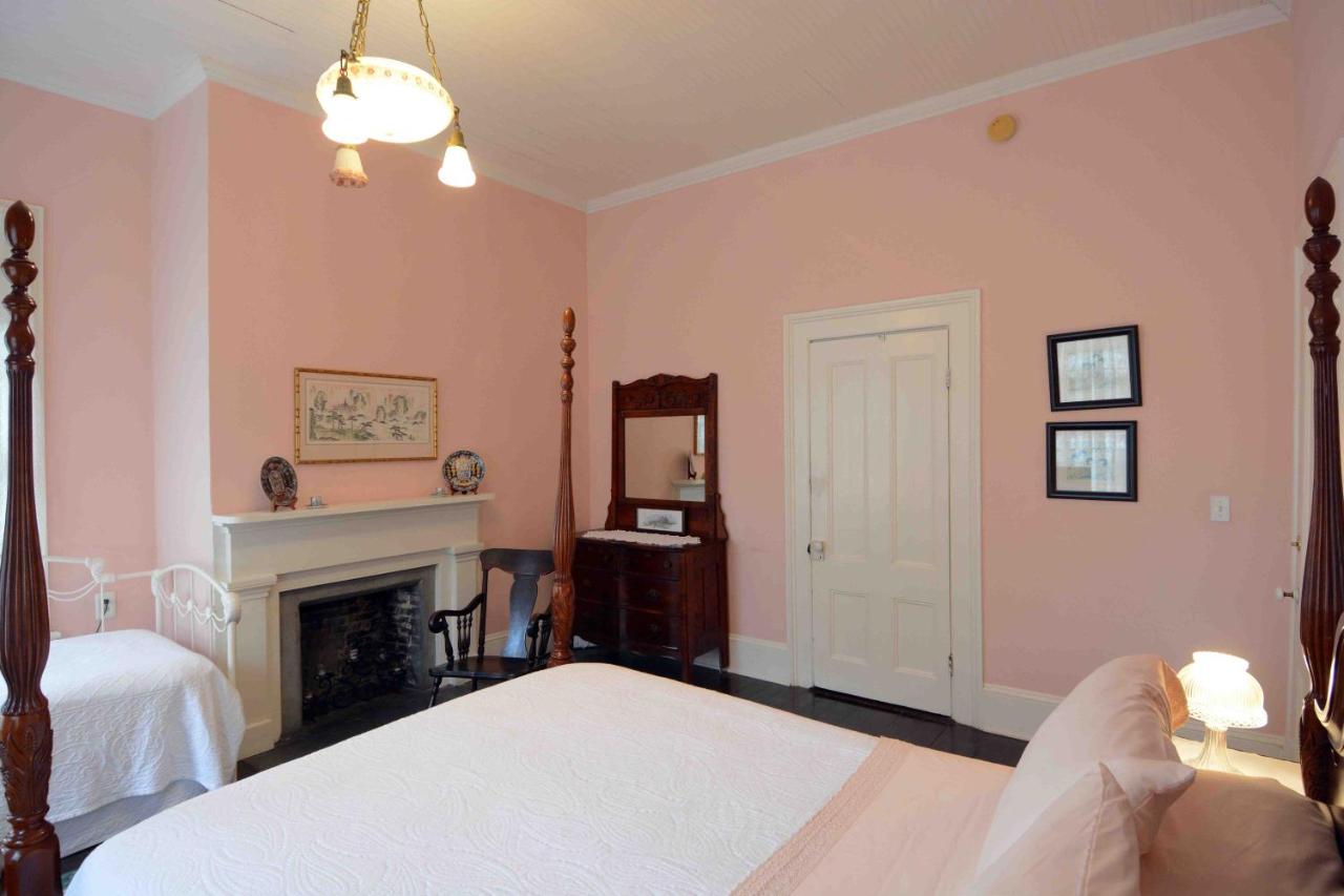 | 1872 Denham Inn