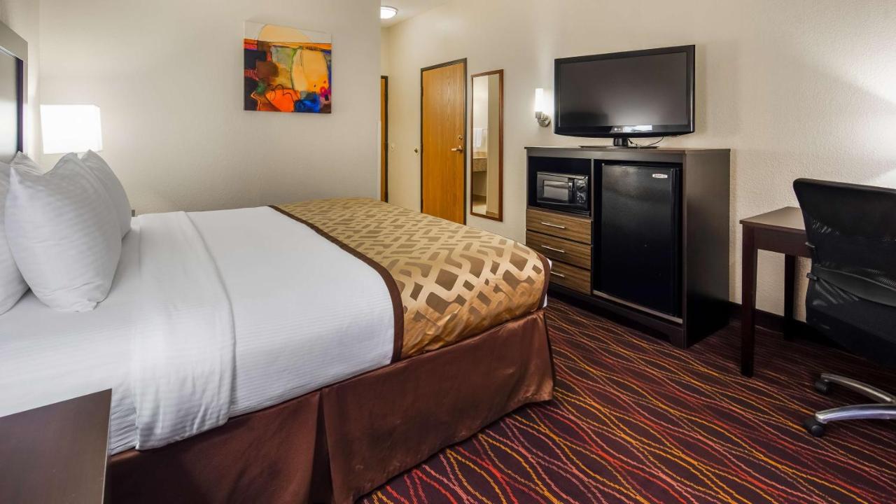 King Room - Non Smoking at Best Western B. R. Guest
