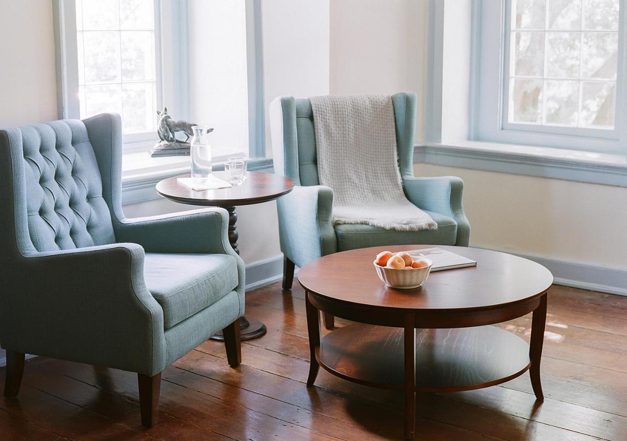 | The Red Fox Inn & Tavern