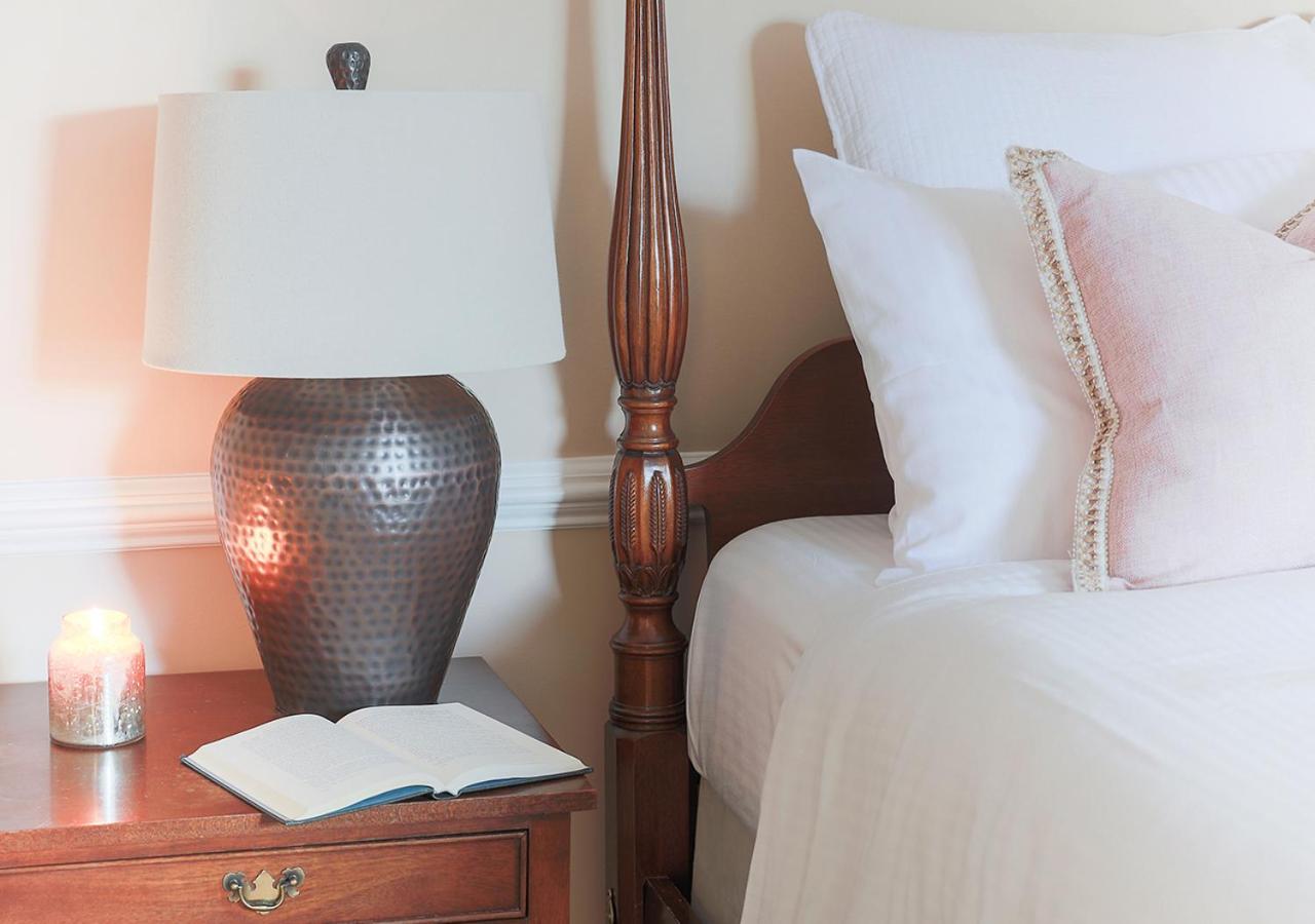 | The Red Fox Inn & Tavern