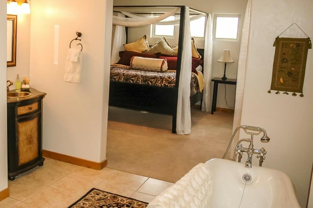 | Slot Canyons Inn Bed & Breakfast