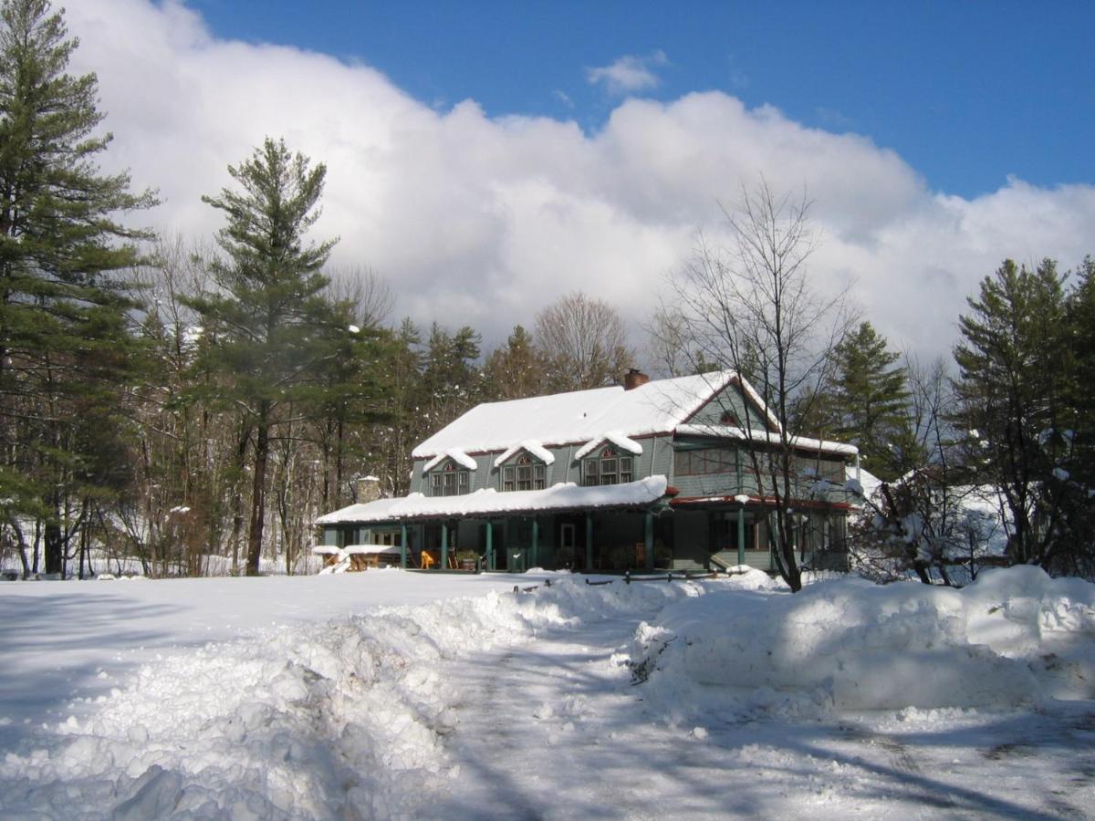 | Trails End Inn