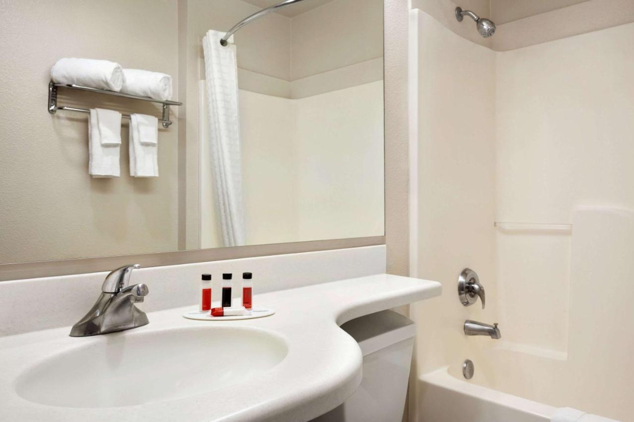 | Microtel Inn & Suites Lodi