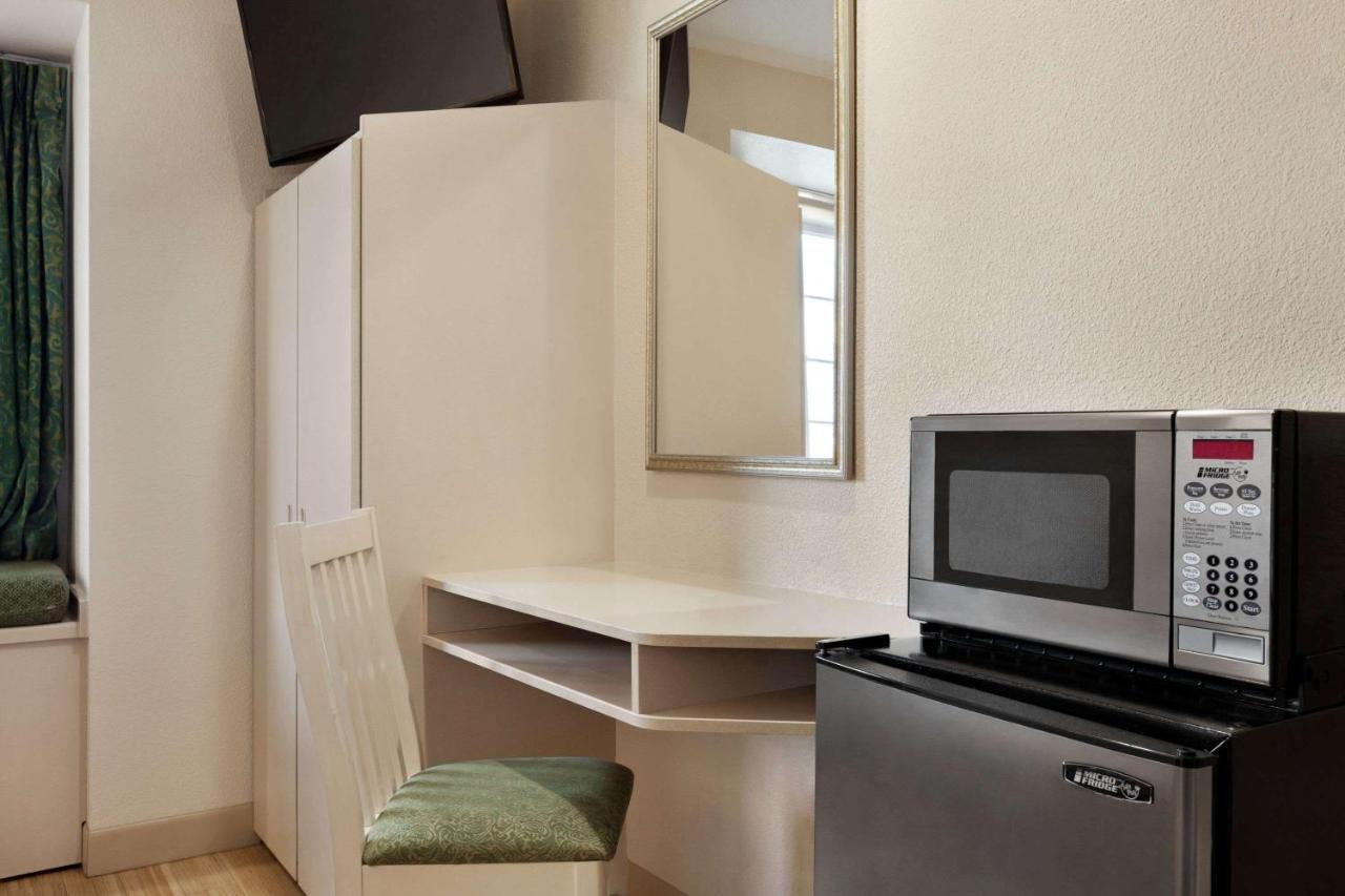 | Microtel Inn & Suites Lodi