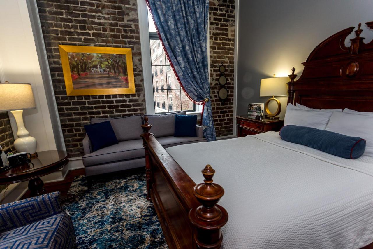 Standard Queen Room at East Bay Inn, Historic Inns of Savannah Collection