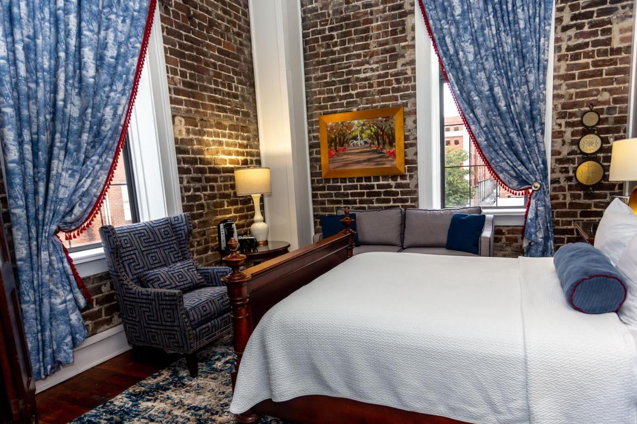 Standard Queen Room at East Bay Inn, Historic Inns of Savannah Collection