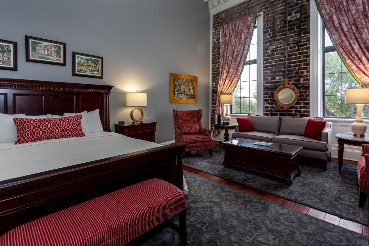 Deluxe King Room at East Bay Inn, Historic Inns of Savannah Collection
