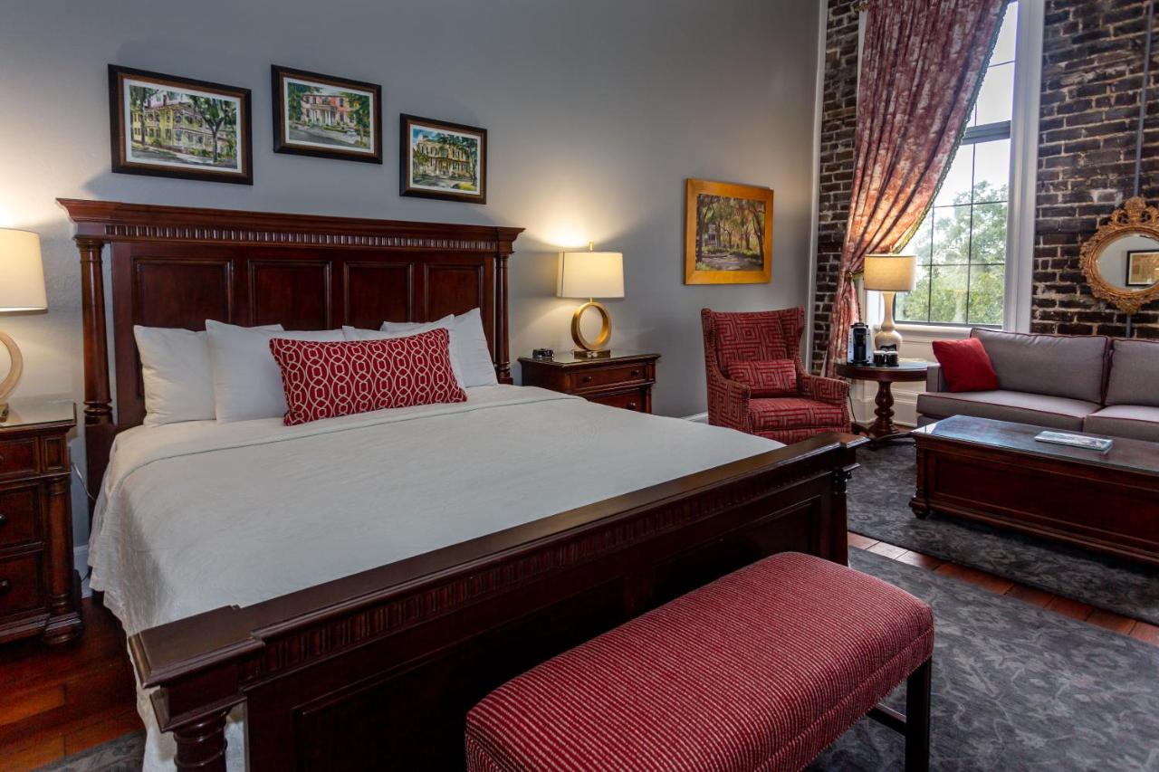 Deluxe King Room at East Bay Inn, Historic Inns of Savannah Collection