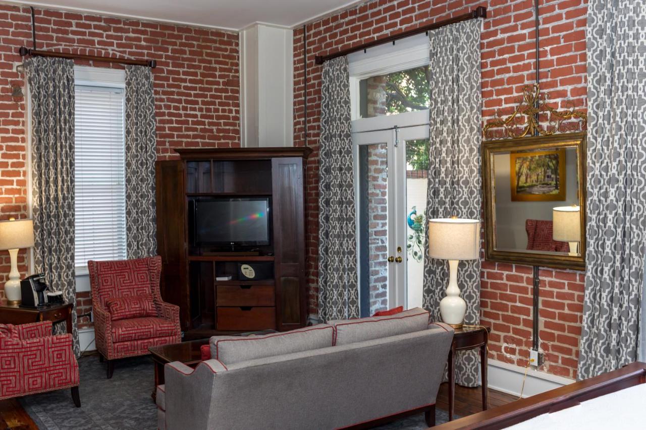  | East Bay Inn, Historic Inns of Savannah Collection