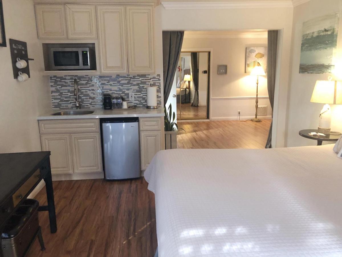 | Seaside Laguna Inn & Suites