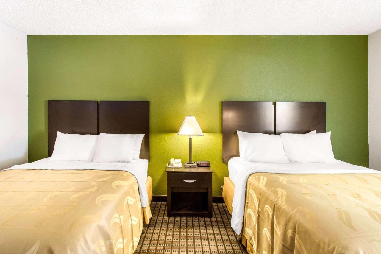 Queen Room with Two Queen Beds - Smoking at Quality Inn Stateline