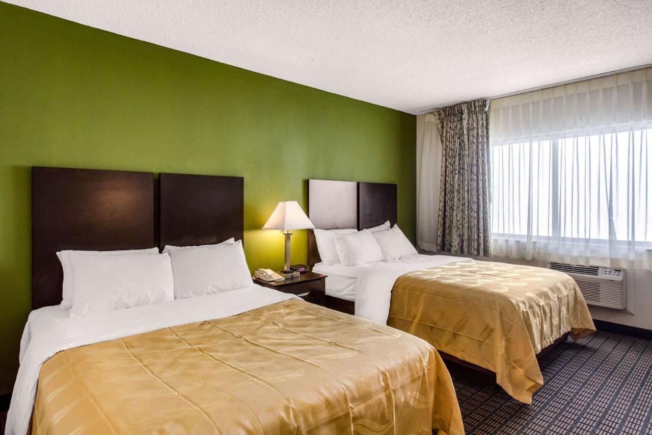 Queen Room with Two Queen Beds - Smoking at Quality Inn Stateline