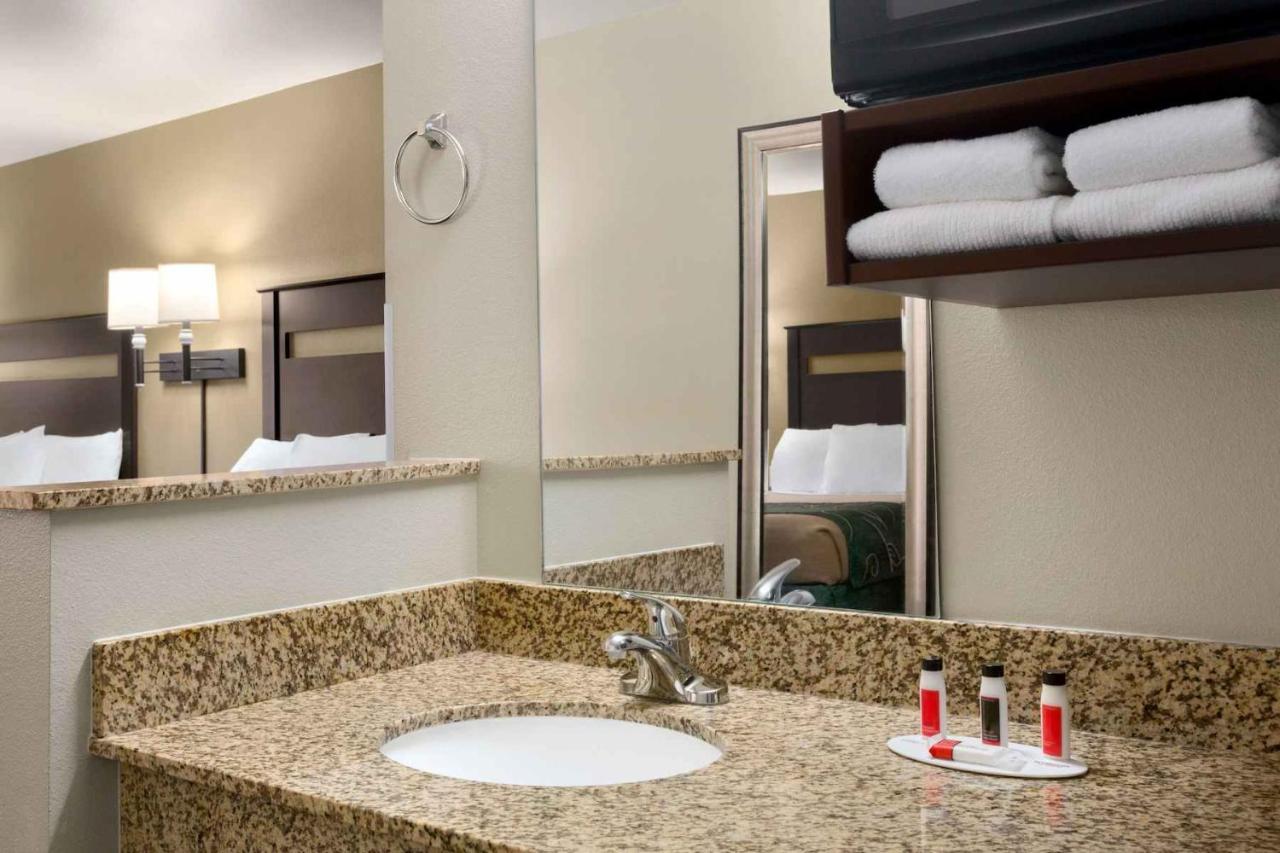 Queen Studio - Non-Smoking at Baymont by Wyndham Glendive