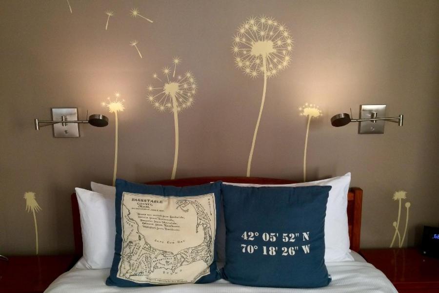 | Benchmark Inn