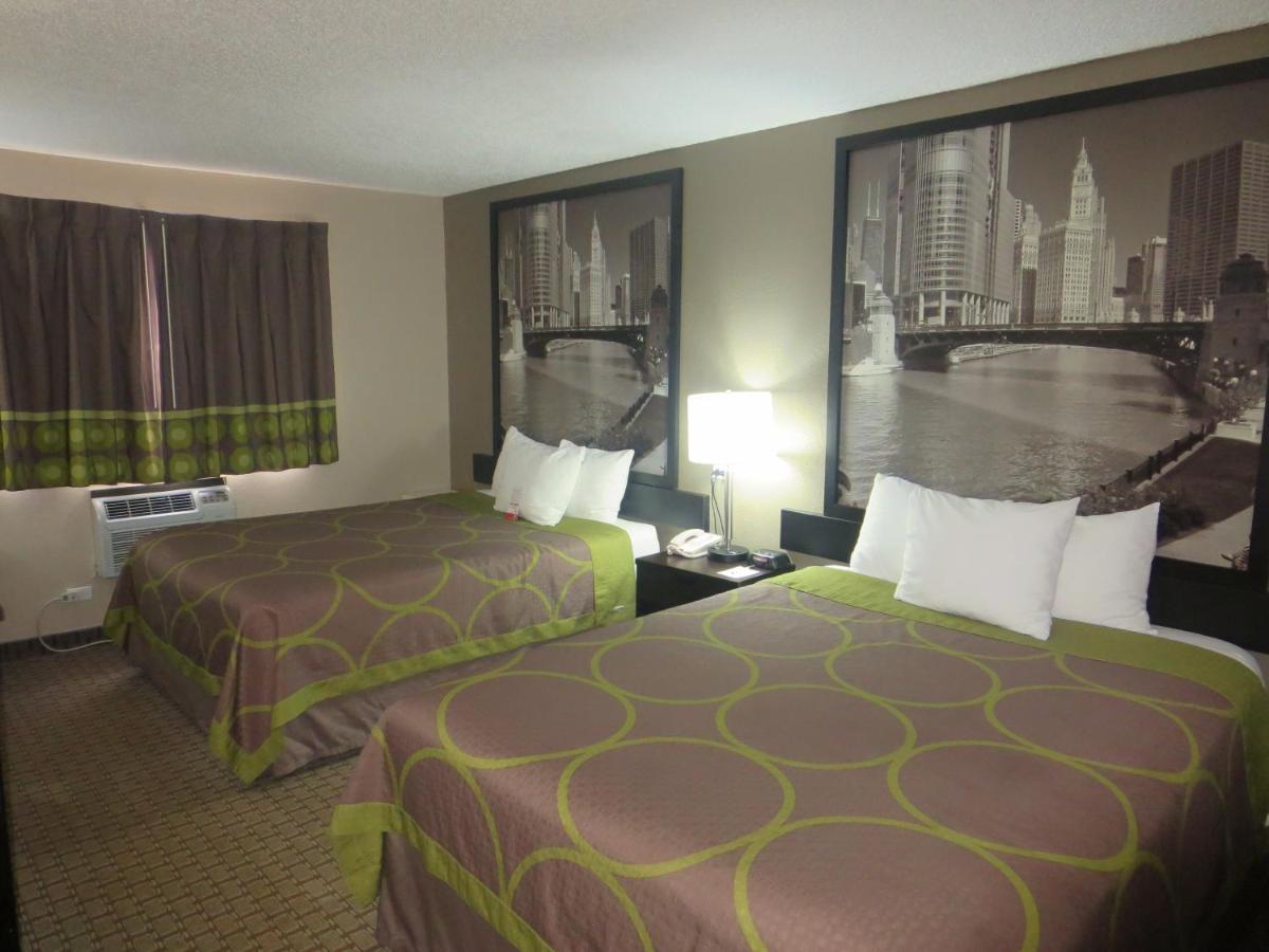  | Super 8 by Wyndham Mundelein/Libertyville Area