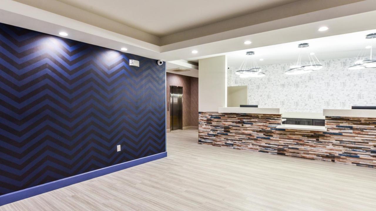  | Hollywood Inn Suites Hotel