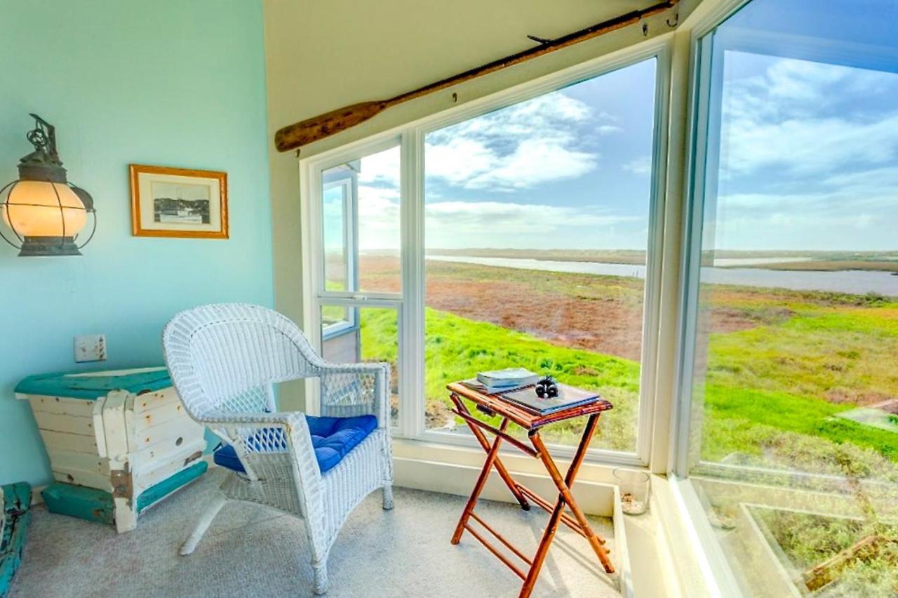 | Captain's Inn at Moss Landing