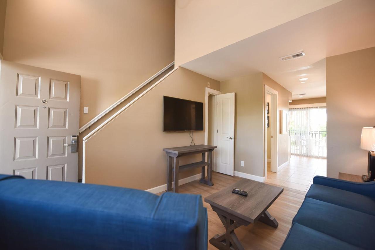 Hearing Impaired King Suite with Balcony - Non Smoking at Waterside Suites & Marina