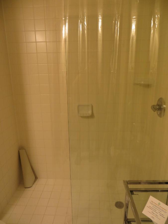 Standard Room with Two Double Beds at Mark Twain Hotel