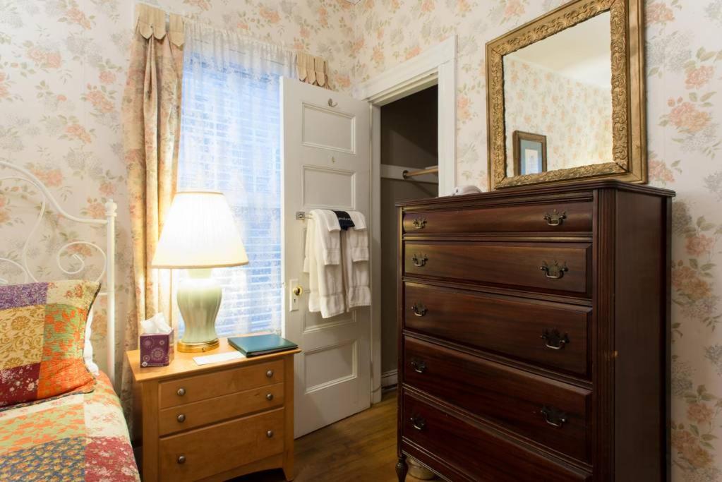| The Coolidge Corner Guest House: A Brookline Bed and Breakfast