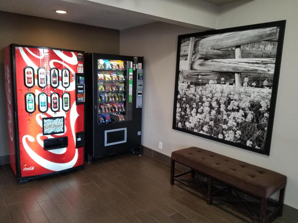| Super 8 by Wyndham Boise