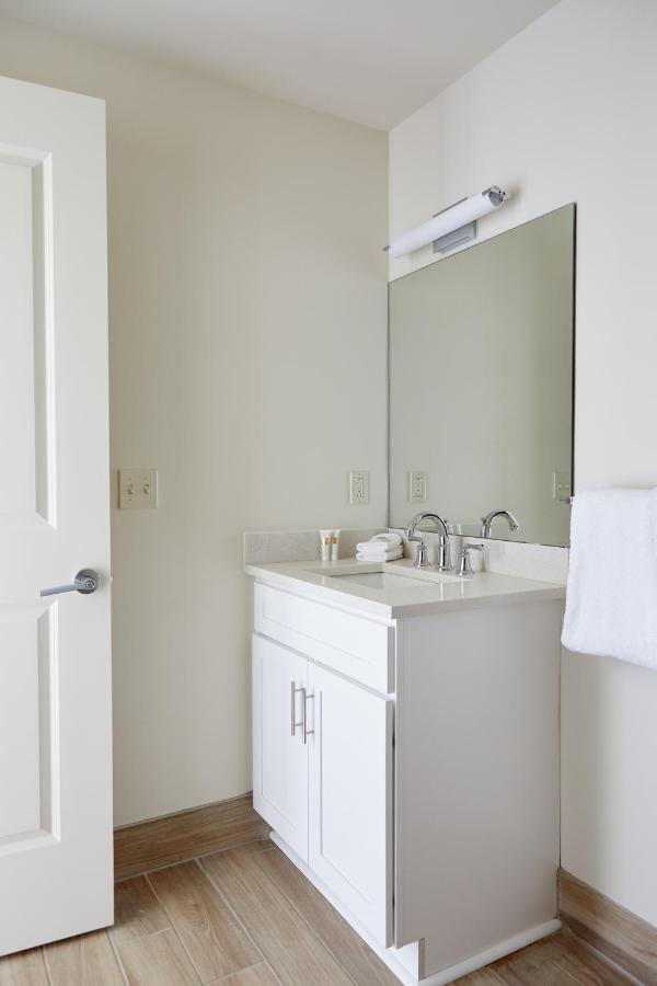 Standard Suite at Sonder The Esplanade