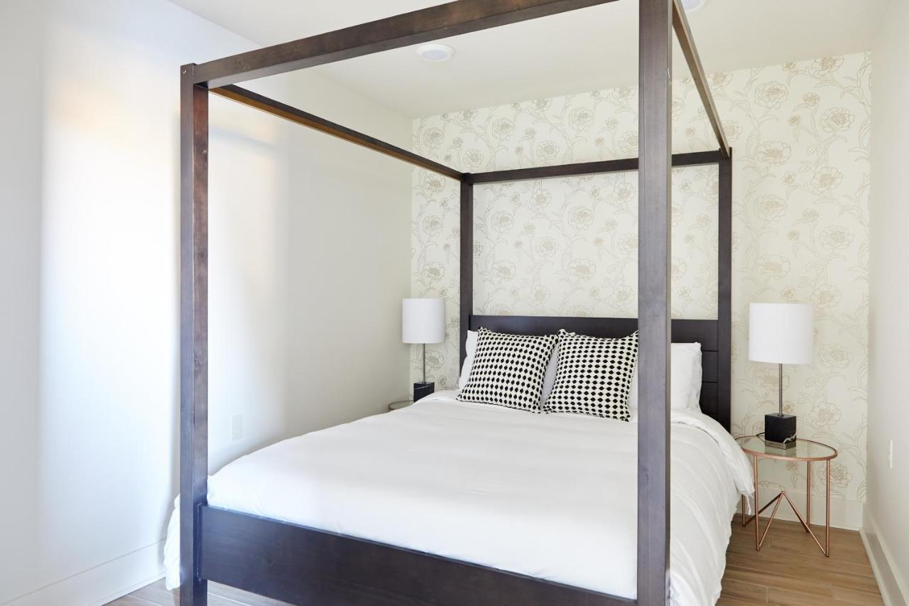 Standard Suite at Sonder The Esplanade