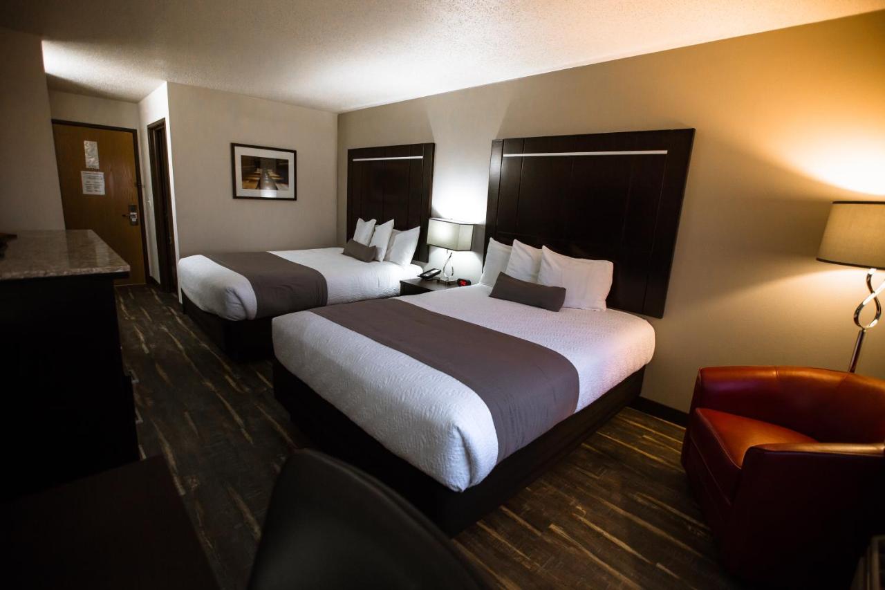 Traditional Double Room at Ten Pin Inn & Suites